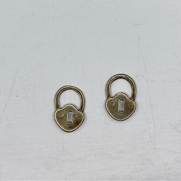 Jewelry - Heart Shaped brass Lock pendant vintage